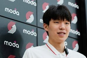 能否逆袭？前方信号排出开拓者阵容 杨瀚森为中锋位置第三人