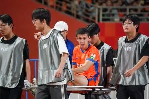 韩鹏：教练组和队员进行了一些沟通 依木兰近期不具备出场条件